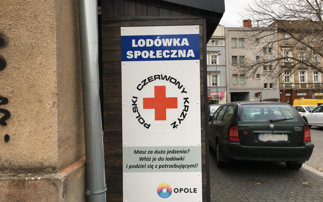 Lodówka społeczna, czyli bułka z masłem
