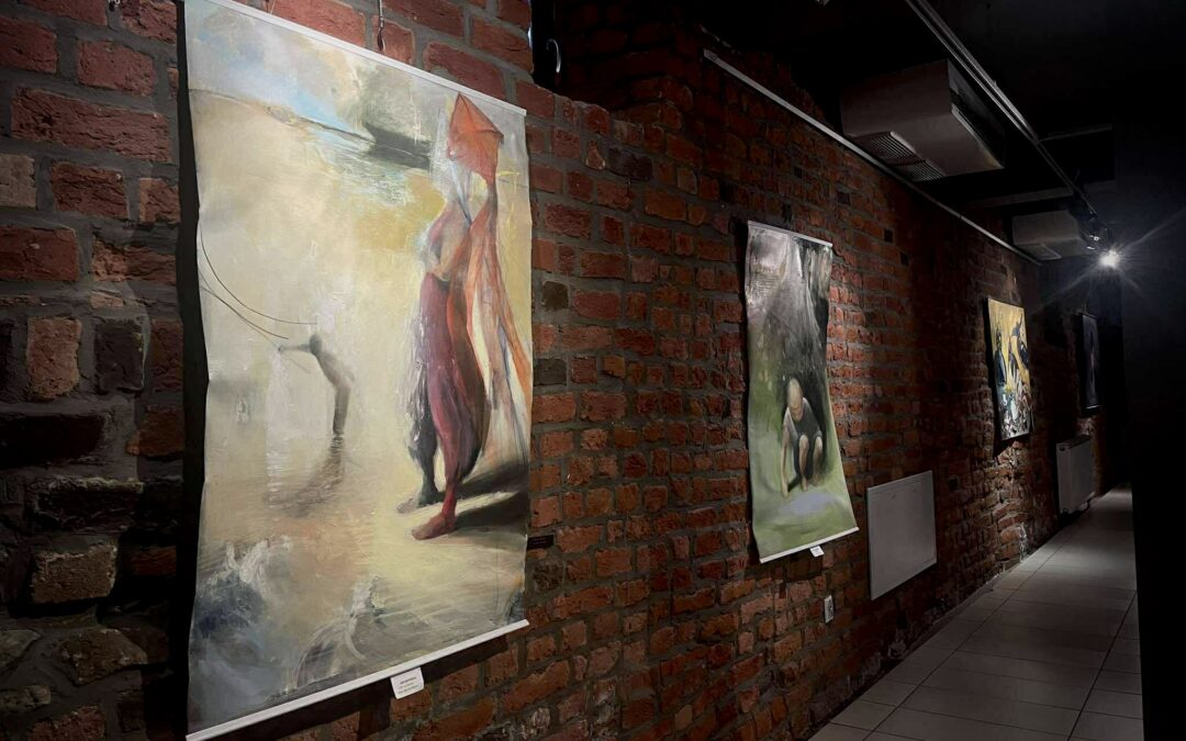 “Salon Malarstwa” – osobliwa wystawa członków Związku Polskich Artystów Plastyków Okręgu Opolskiego