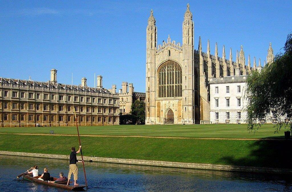 Darmowe egzaminy próbne Cambridge English na UO