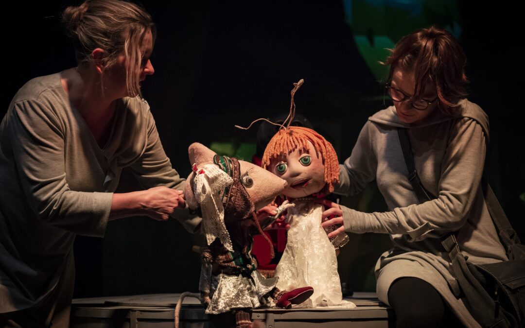 Wielkie przygody małej dziewczynki w Teatrze Lalki i Aktora
